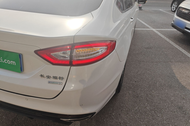 福特 蒙迪欧 2013款 2.0L GTDi200时尚型车身外观9