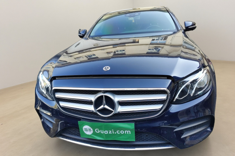 奔驰E级 2020款 改款 E 300 L 运动殊享版车身外观2