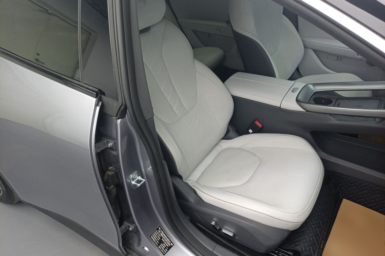 ARCFOX极狐 极狐 阿尔法S5 2024款 560MAX 185kW局部细节41