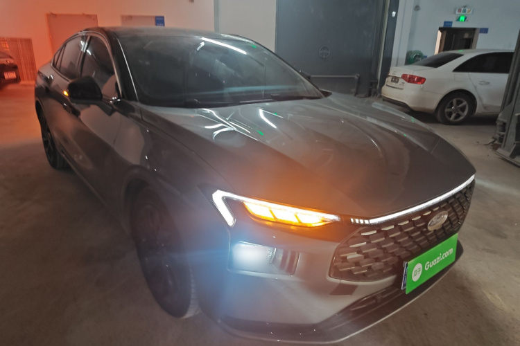福特 蒙迪欧 2022款 EcoBoost 245 至尊型车身外观3