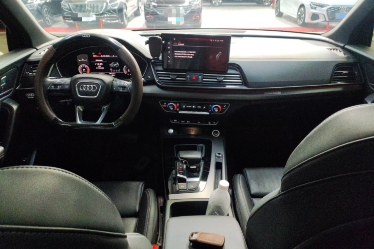 奥迪Q5L 2023款 40T 豪华动感型中控内饰7002
