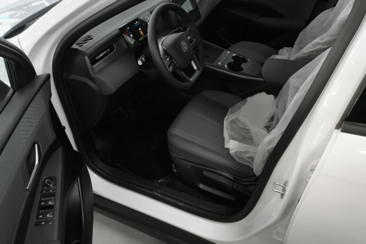 比亚迪 秦PLUS 2025款 DM-i 智驾版 128KM进取型中控内饰20