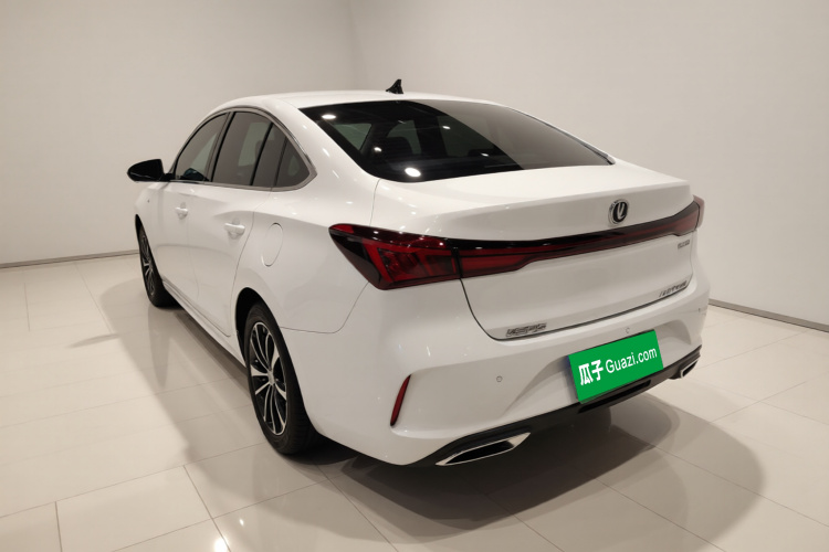 长安 逸动 2022款 PLUS 蓝鲸NE 1.4T GDI DCT旗舰版车身外观5