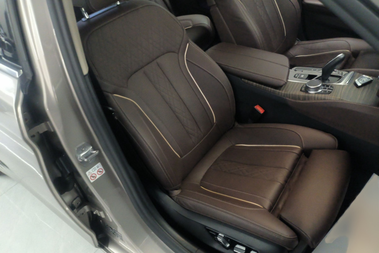 宝马5系 2020款 530Li 尊享型 豪华套装局部细节41