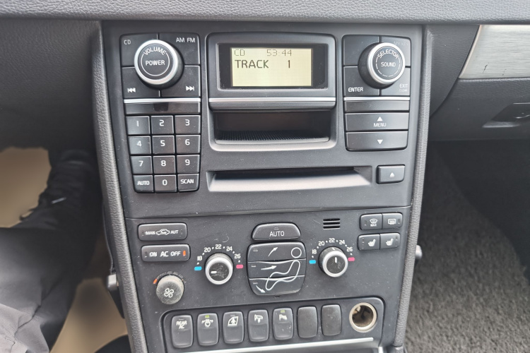 沃尔沃XC90 2013款 2.5T T5 豪华升级版中控内饰7014