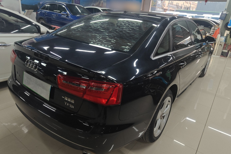 奥迪A6L 2015款 TFSI 百万纪念智领型车身外观7