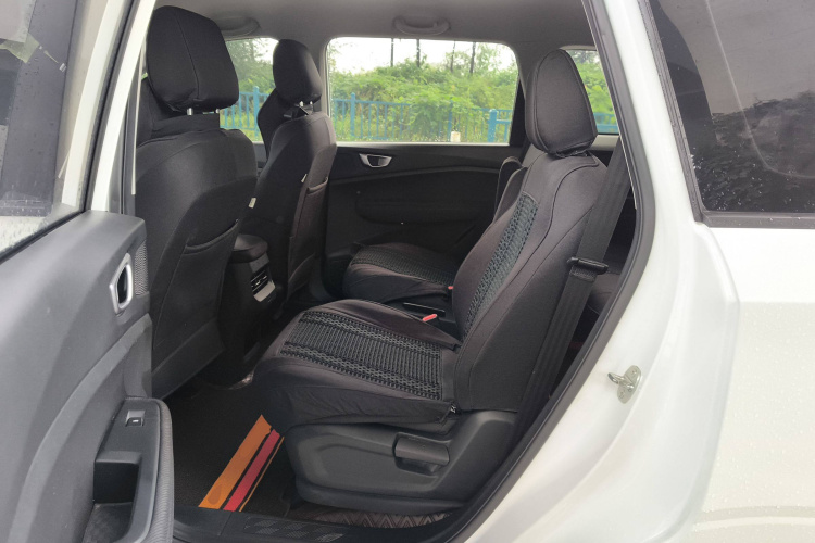 五菱汽车 五菱佳辰 2022款 1.5L 手动乐享精英型中控内饰21