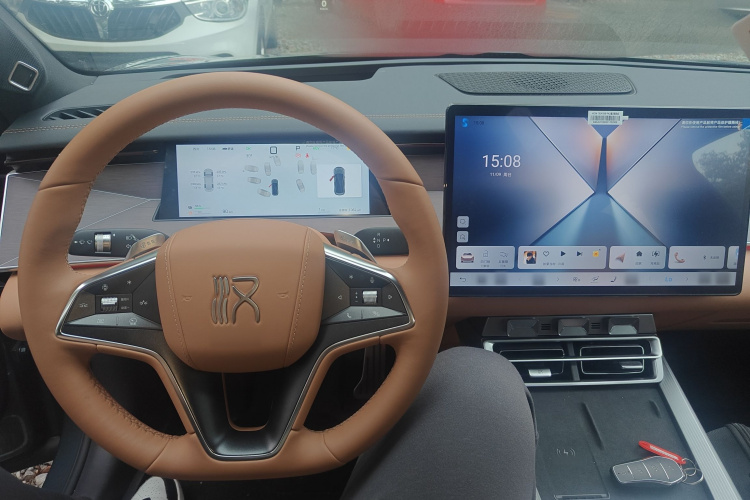 比亚迪 汉L 2025款 DM-p 四驱激光雷达旗舰型中控内饰7002