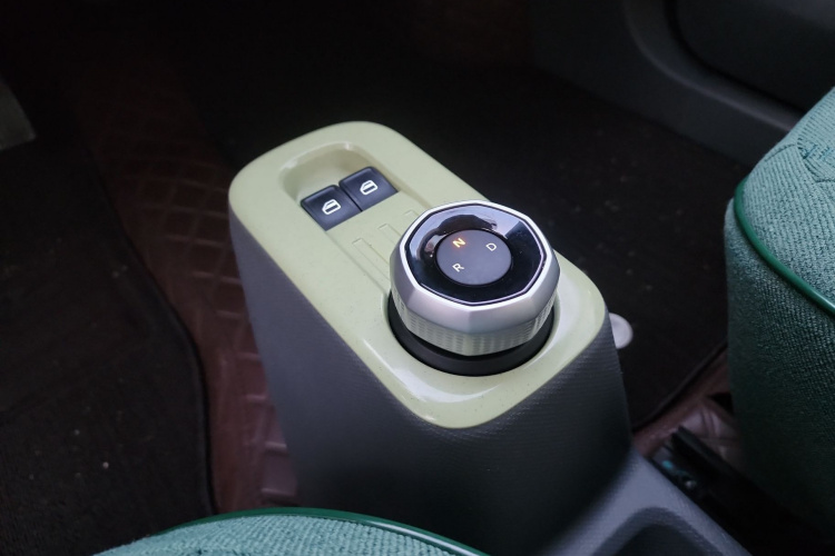 吉利银河 2024款 熊猫mini 200km 耐力熊局部细节18