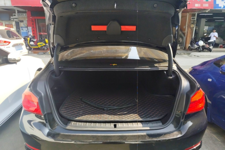 宝马5系新能源 2019款 530Le 豪华套装局部细节23