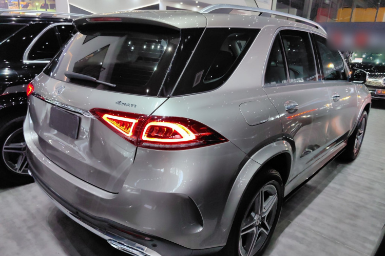 奔驰GLE 2020款 GLE 450 4MATIC 时尚型车身外观7