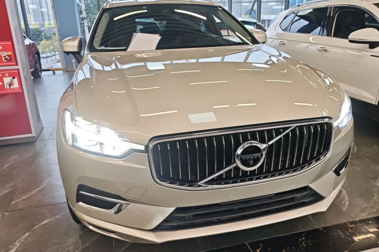沃尔沃XC60 2021款 T5 四驱智逸豪华版车身外观2