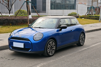 电动MINI COOPER 2024款 456km COOPER E 经典派