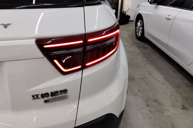 福特 2021款 领界S EcoBoost 145 CVT智领型车身外观6006