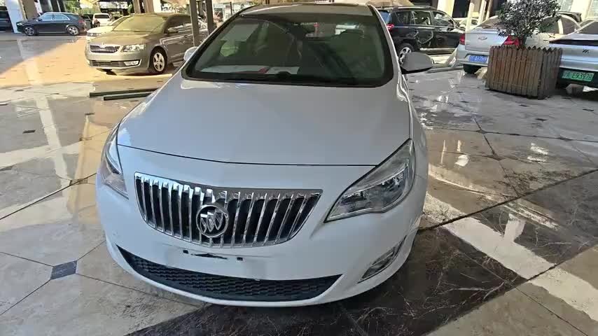 别克 英朗 2014款 XT 1.6L 自动时尚版实拍1