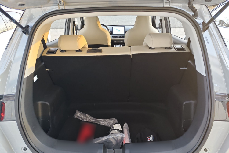 五菱汽车 五菱缤果PLUS 2024款 330km 五座版局部细节23