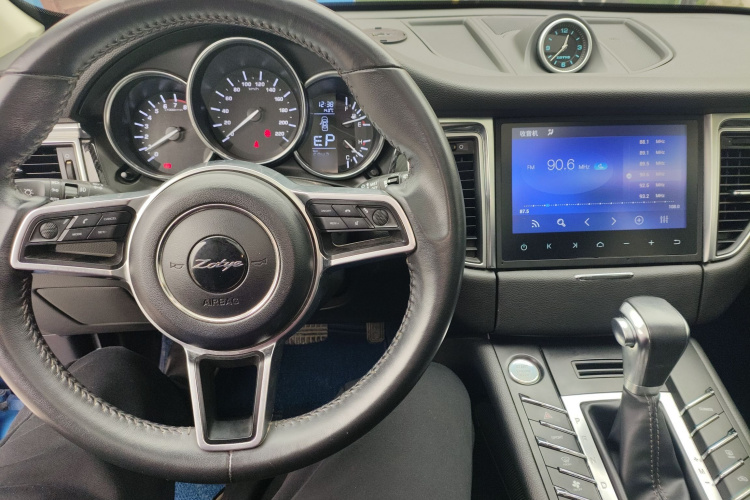 众泰SR9 2017款 2.0T 自动极致之心版中控内饰12