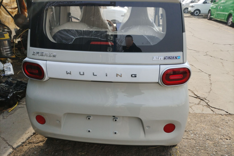 五菱汽车 宏光MINIEV 2024款 第三代 215km 青春版车身外观6