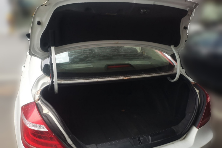 吉利汽车 帝豪 2016款 三厢 1.5L CVT向上版局部细节23