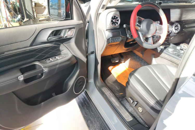 坦克300 2021款 越野版 2.0T 征服者中控内饰7003