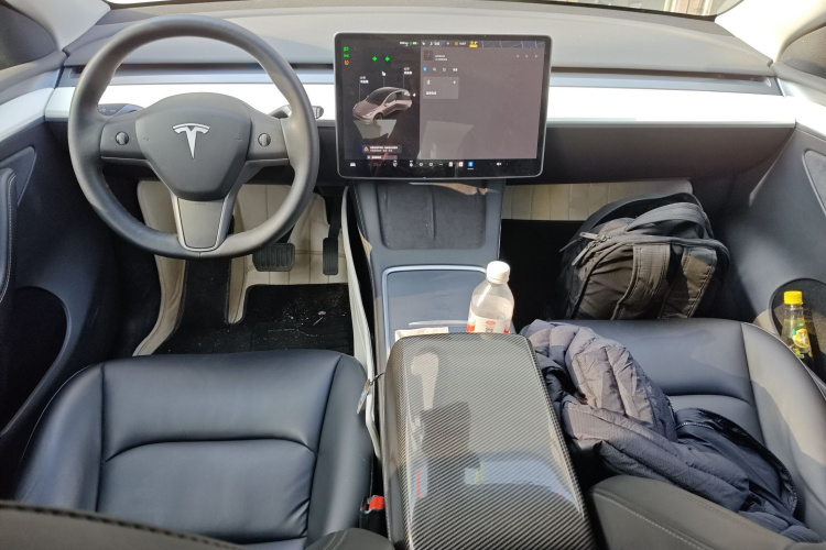 特斯拉 Model Y 2021款 标准续航后驱版中控内饰12