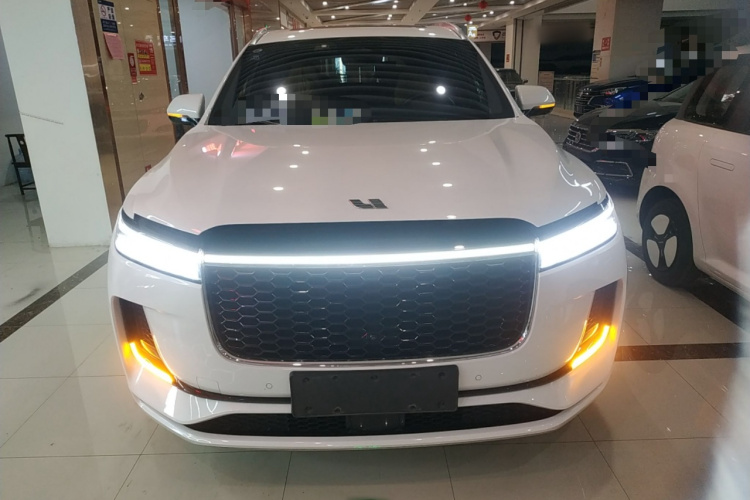 理想汽车 理想ONE 2021款 增程6座版车身外观2