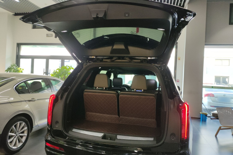 凯迪拉克XT6 2021款 2.0T 六座四驱豪华型机舱底盘23