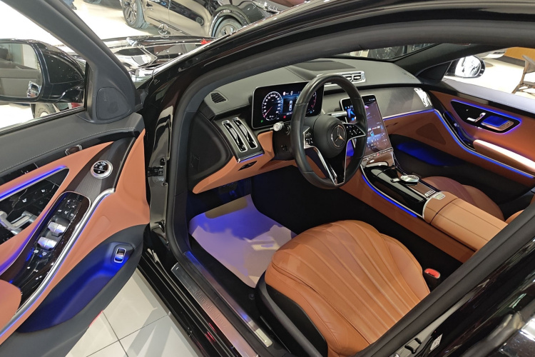 奔驰S级 2023款 改款 S 400 L 商务型中控内饰7003