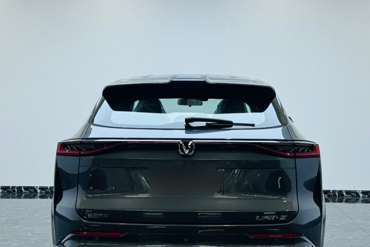 长安UNI-Z新能源 2024款 蓝鲸智电iDD 125km 领先型车身外观6005