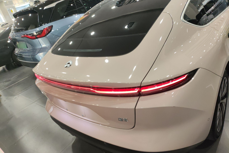 蔚来ET5 2024款 75kWh车身外观6