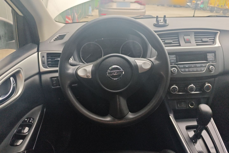 日产 轩逸 2021款 经典 1.6XL CVT豪华版局部细节13