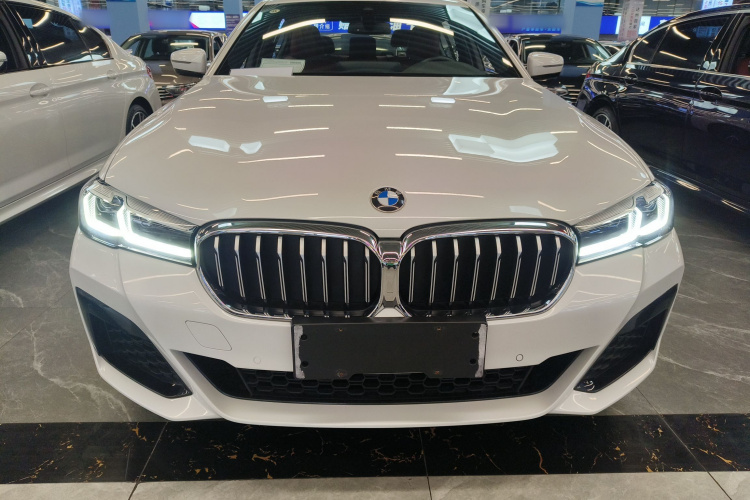 宝马5系 2022款 改款二 525Li M运动套装车身外观2