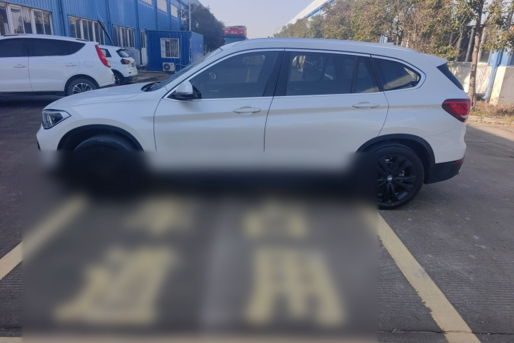 宝马X1 2020款 sDrive20Li 时尚型车身外观6002