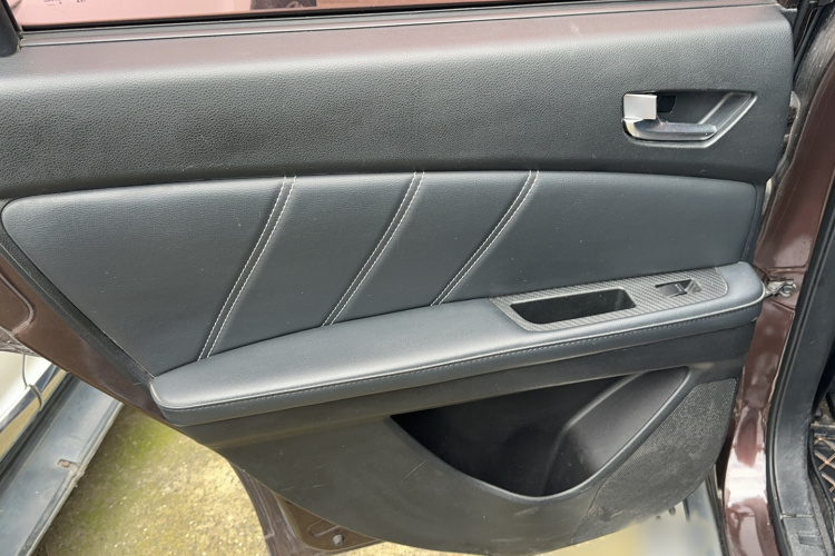 纳智捷 优6 SUV 2017款 1.8T 科技超值型中控内饰7004