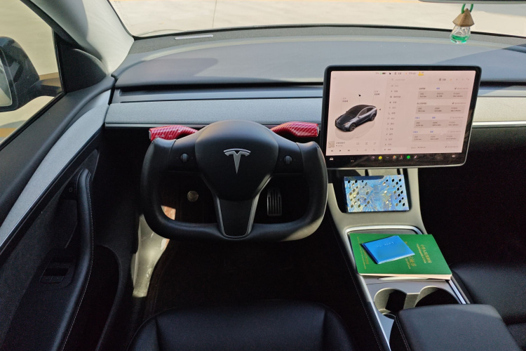 特斯拉 Model Y 2024款 后轮驱动版中控内饰13