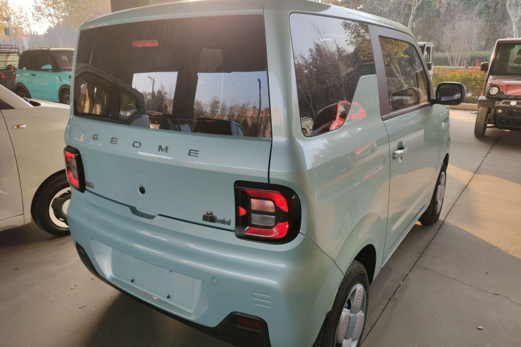 吉利银河 2023款 熊猫mini 200km 耐力熊车身外观7