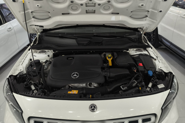 奔驰GLA 2017款 GLA 200 动感型机舱底盘24