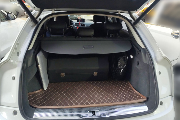 奥迪Q3 2018款 30周年年型 30 TFSI 时尚型局部细节23