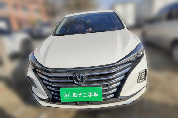长安 逸动 2021款 PLUS 1.6L GDI 手动豪华型车身外观2