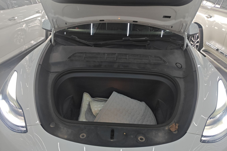 特斯拉 Model Y 2022款 改款 后轮驱动版机舱底盘24