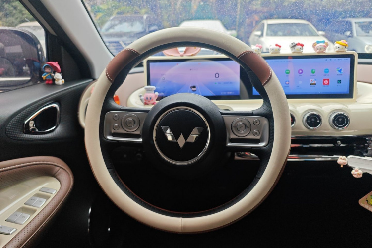 五菱汽车 五菱缤果 2023款 333km 灵犀互联+款中控内饰13