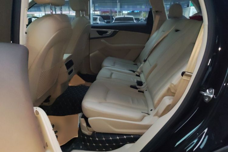 奥迪Q7 2016款 45 TFSI 技术型中控内饰21