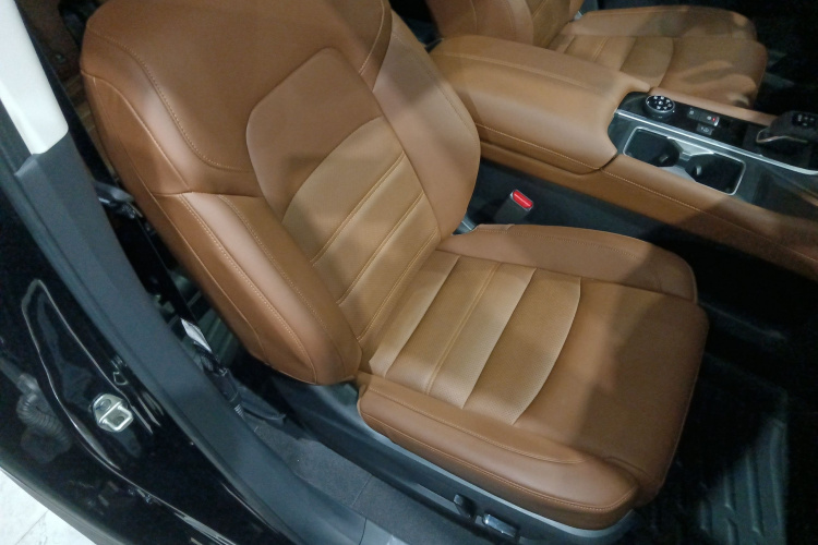 日产 探陆 2024款 380VC-TURBO 四驱智驾版 7座局部细节41