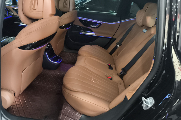 奔驰E级 2024款 E 260 L中控内饰21