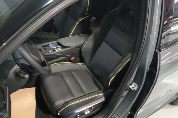 领克06 2023款 Remix 1.5T 劲Halo中控内饰19