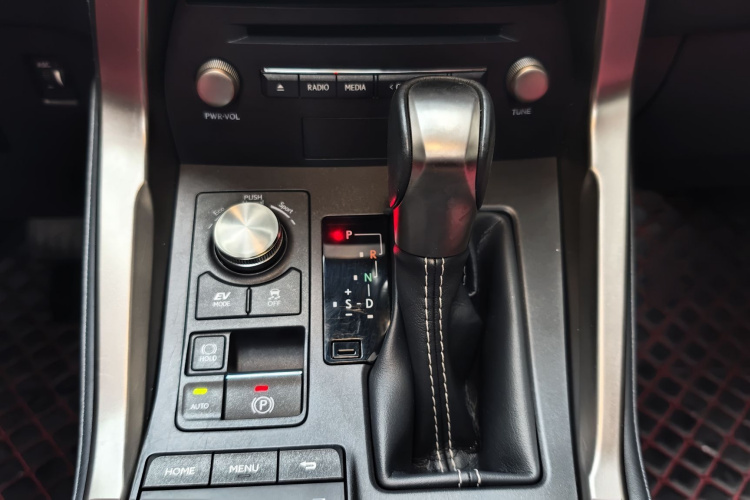 雷克萨斯NX 2020款 300h 前驱 锋尚版 国VI局部细节18