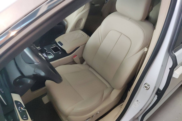 别克GL8 2022款 ES陆尊 653T 尊享型中控内饰19