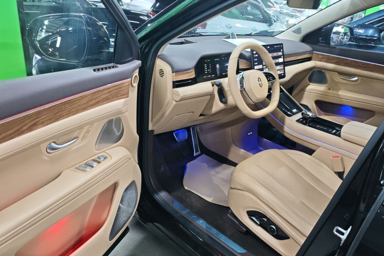 鸿蒙智行 问界M7 2024款 1.5T 智驾后驱Max版 5座中控内饰7003