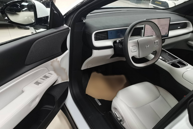 小鹏G6 2024款 580 长续航 Plus中控内饰7003