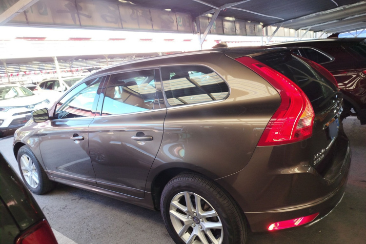 沃尔沃XC60 2017款 T5 智行升级版车身外观4